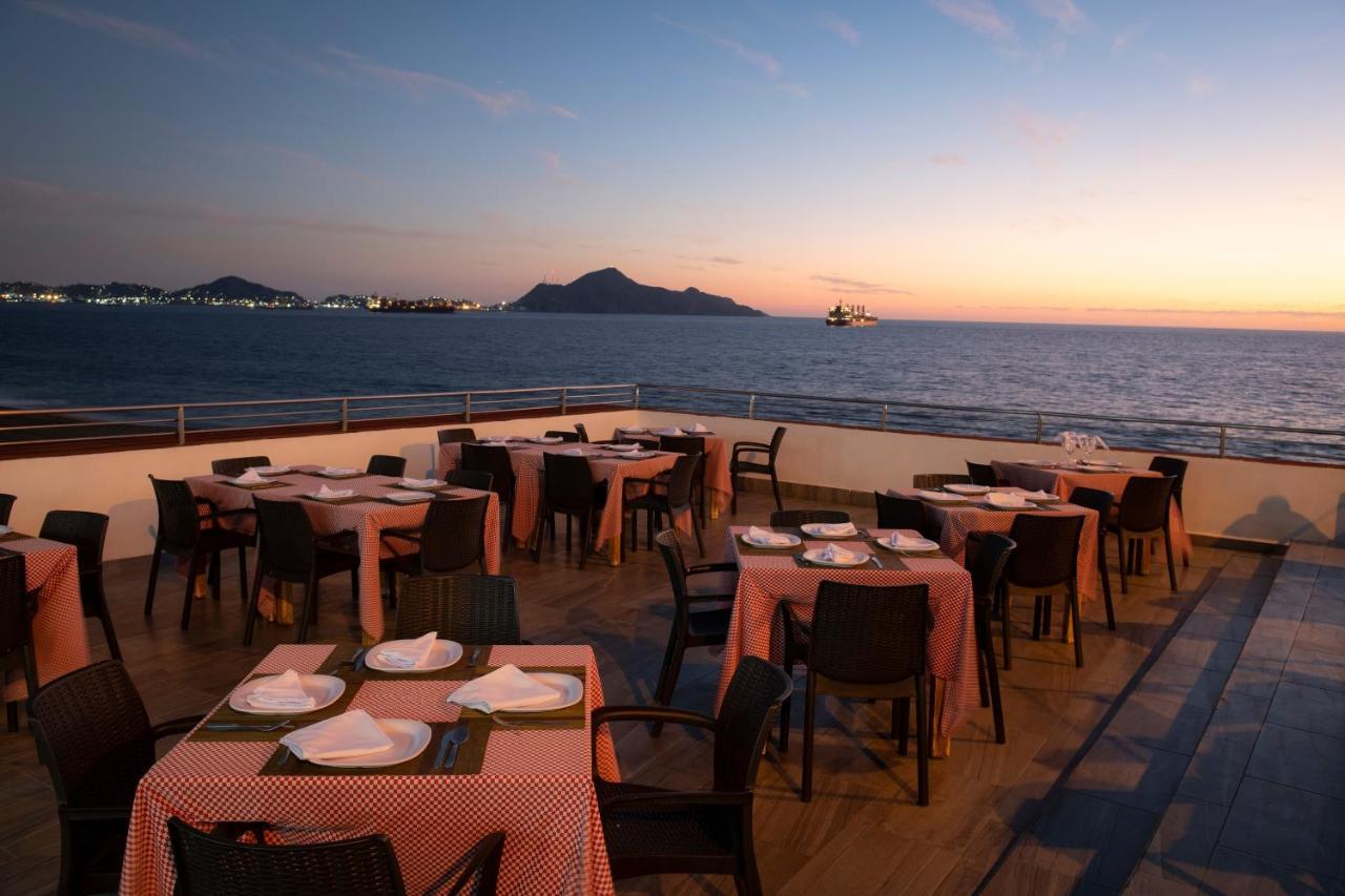 Hotel Fiesta Mexicana Manzanillo Eksteriør bilde